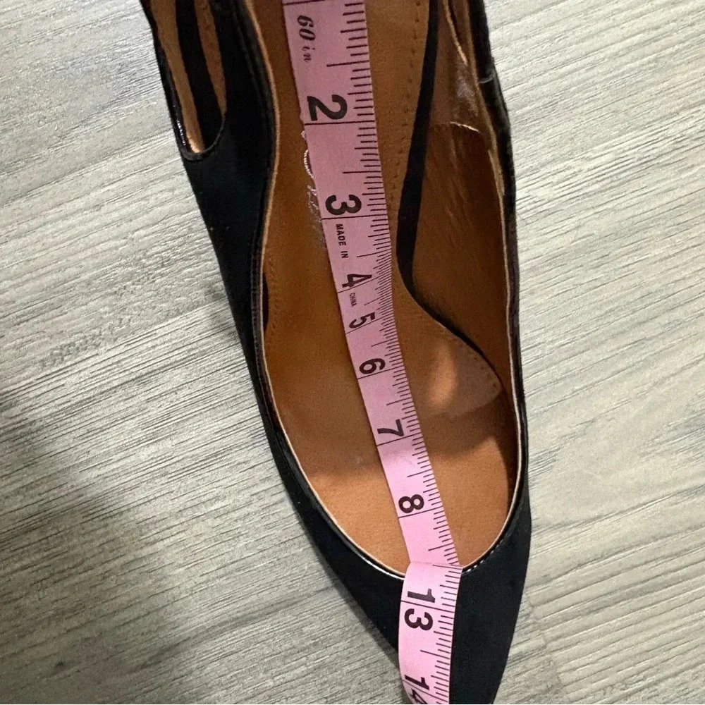 Toi Et Moi Pointed Toe Teardrop‎ Cutout Back Black Tassel Pump
